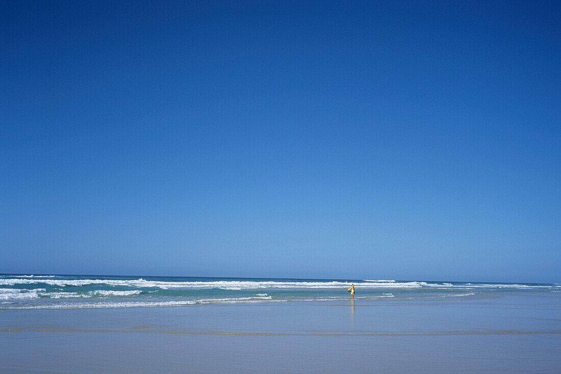 Ein einsame Fischer, Fraser Island, Queensland, Australien