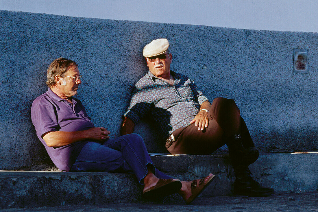 Männer am Hafen, La Restinga, El Hierro, Kanarische Inseln, Spanien, Europa