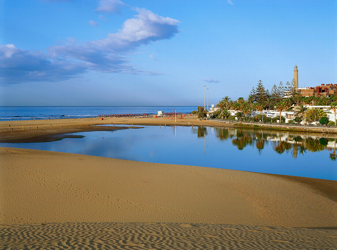 Leuchtturm, Lagune von Maspalomas in der Nähe der Dünen, Naturschutzgebiet, Maspalomas, Gran Canaria, Kanarische Inseln, Atlantik, Spanien