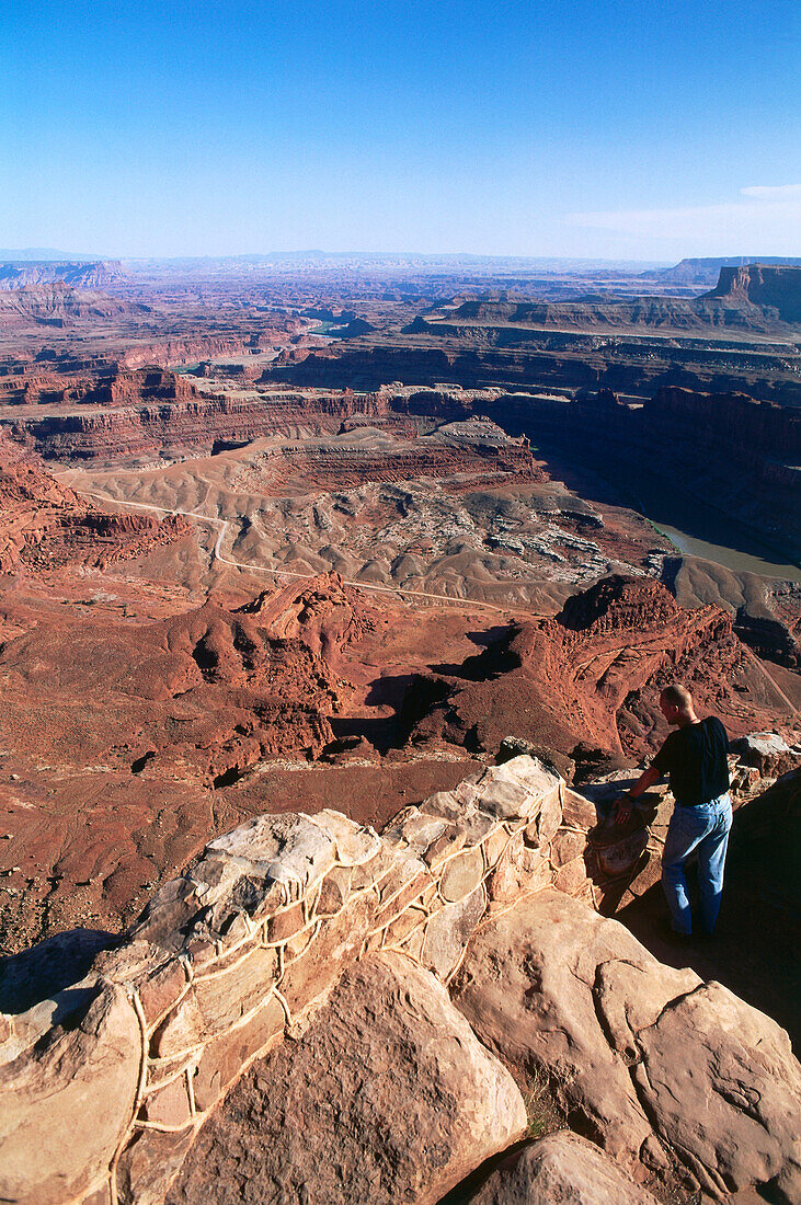 Overview of Colorado River, seen from Dead Horse Point State Park, west of Moab, Utah, USA