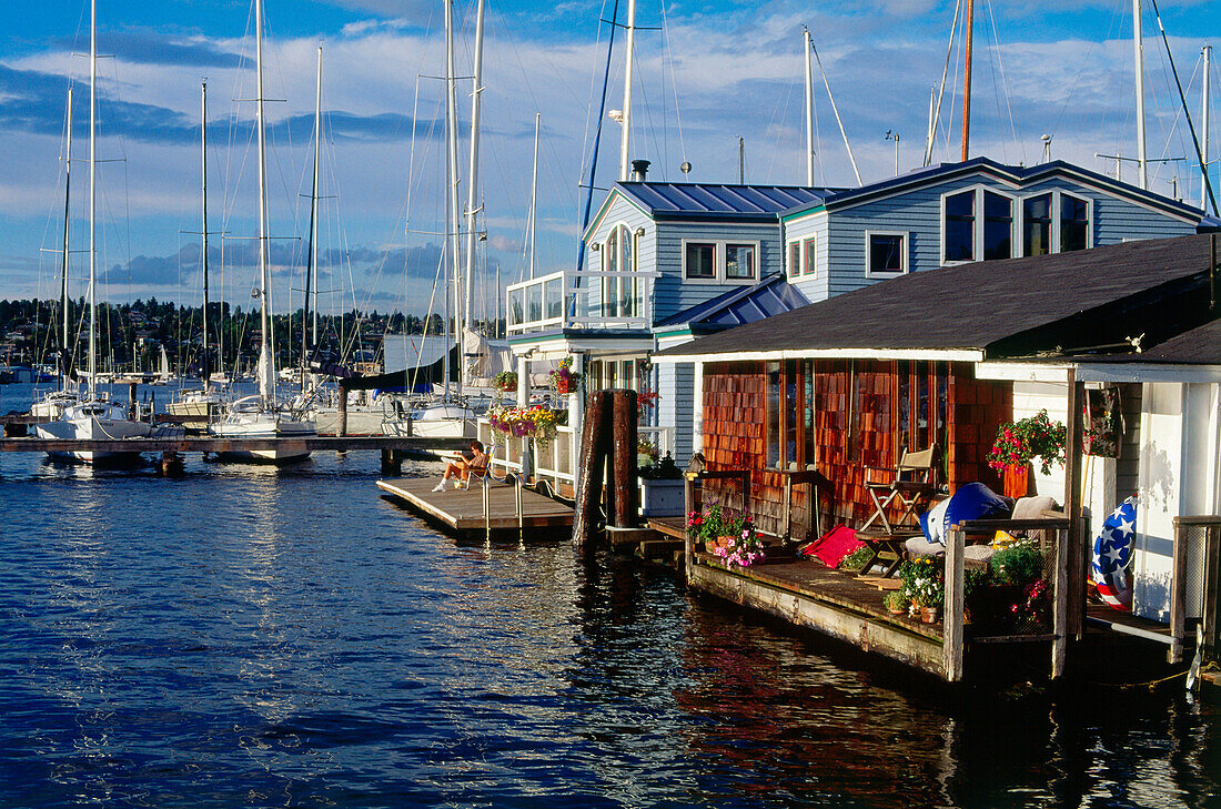Marine and house boats, East Side of Lake Union, Seattle, Washington, USA