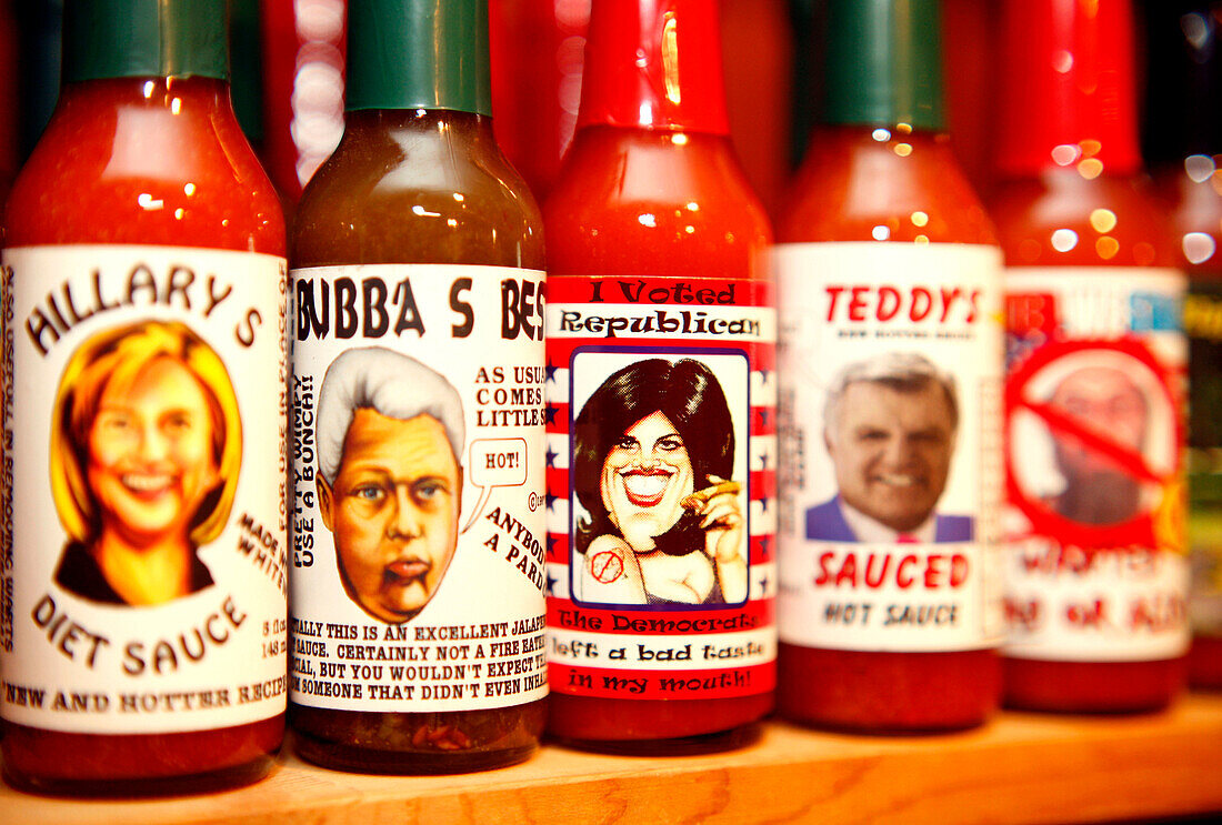 Tabasco Flaschen, Uncle Bruthas Hot Sauce Emporium, Washington DC, Vereinigte Staaten von Amerika, USA