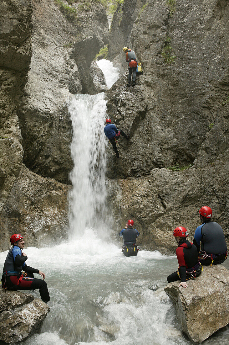Canyoning Teilnehmer, Hachleschlucht, Haiming, Tirol, Österreich