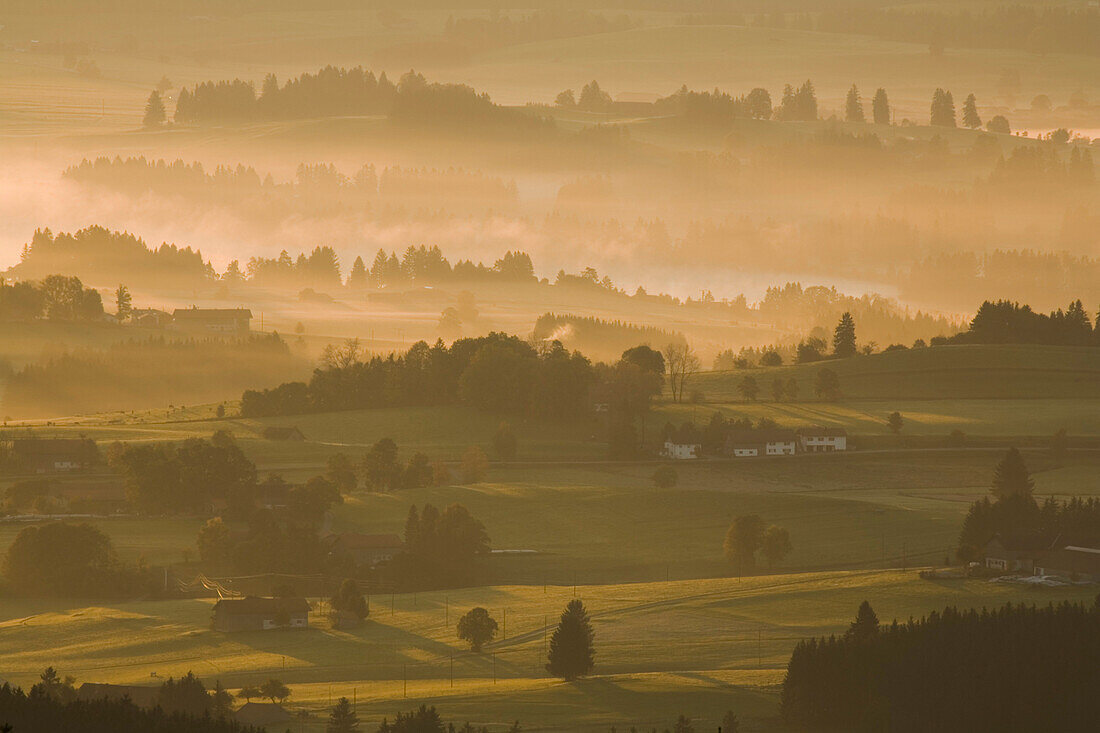 Blick vom Auerberg, bei Bernbeuren, Allgäu, Voralpenland, Oberbayern, Bayern, Deutschland