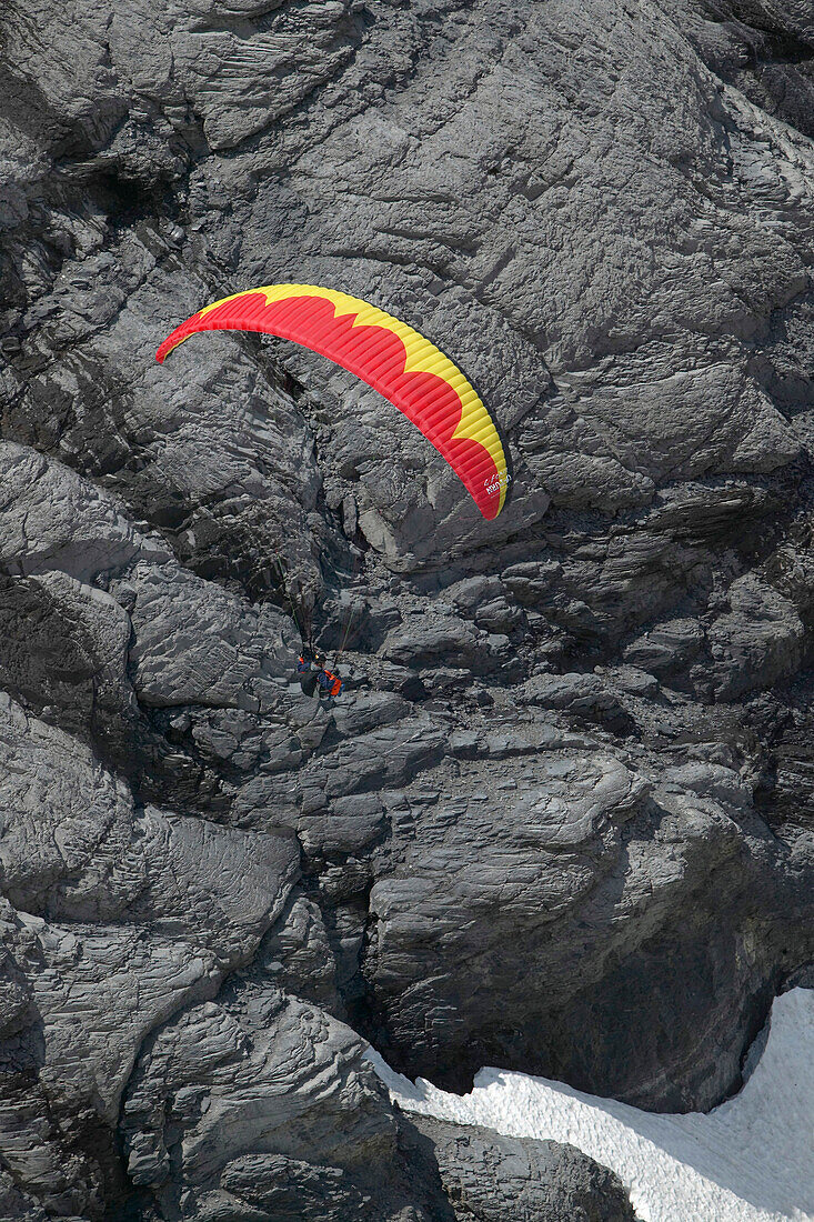 Mann, Paraglider, Winter, Jungfrauspitze, Interlaken, Graubünden, Schweiz