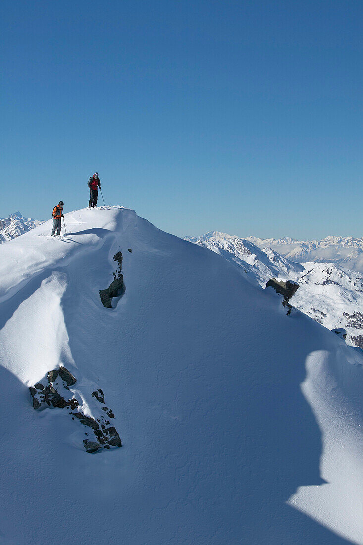 Männer, verschneiter Berg, Skifahren, Valley,St Luc, Chandolin, Wallis, Schweiz