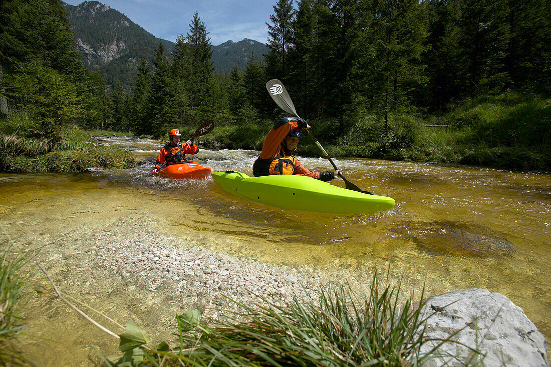 Men, Kajaker, Creek, Wildwater, Gimbach, Salzkammergut, Salzburger Land, Austria