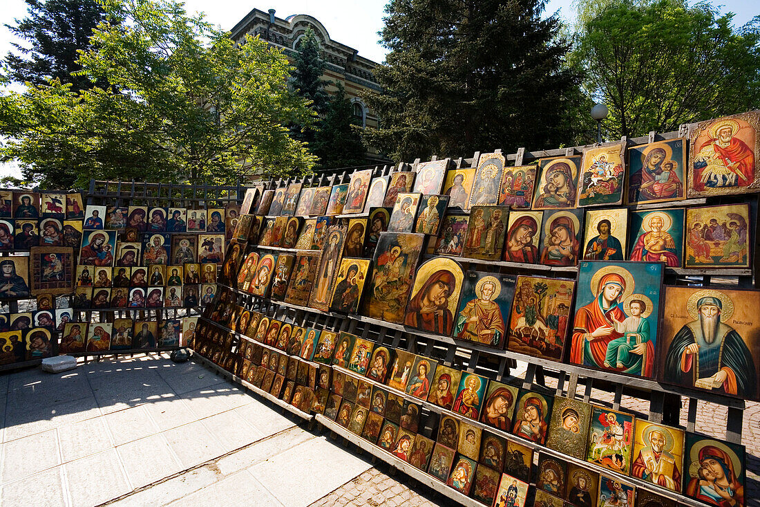 Verkaufsstand mit Ikonen im Stadtzentrum, Sofia, Bulgarien, Europa