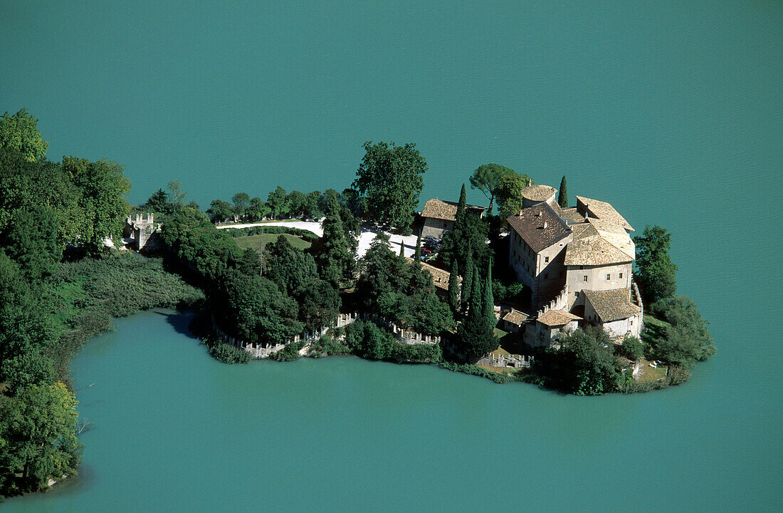 Schloss am Lago Toblino vom Klettersteig Rino Pisetta, Sarche, Sarcatal, Trentino, Italien