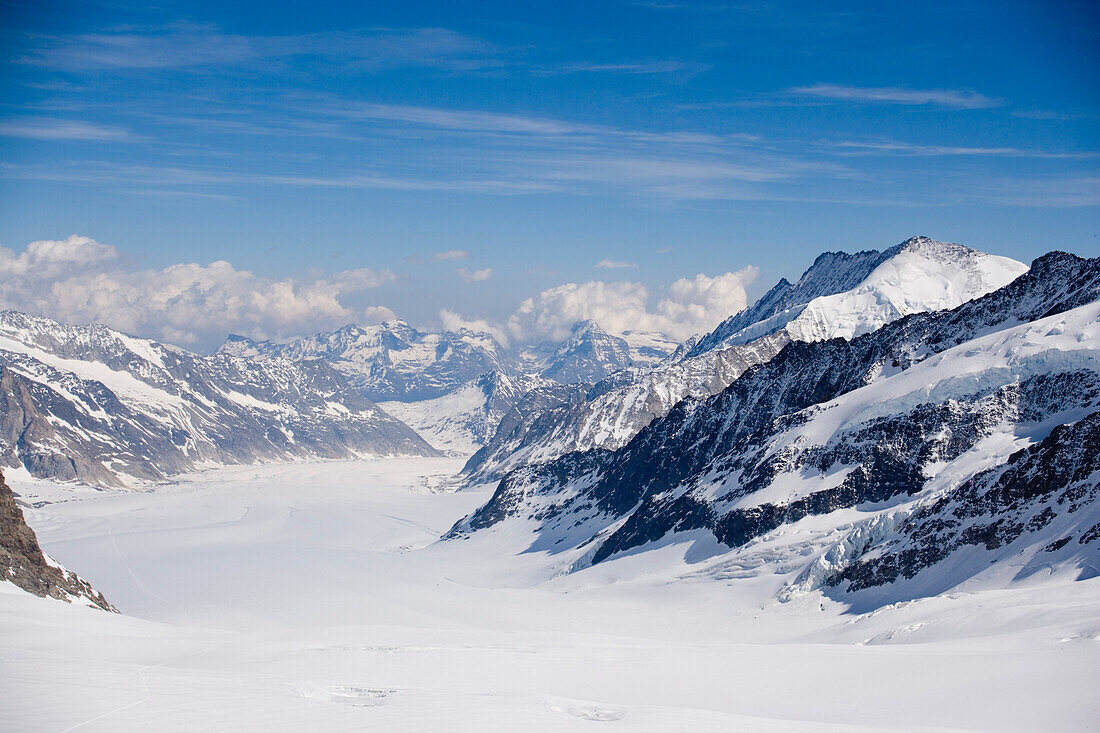 Sphinx peak, Top of Europe, Jungfraujoch with view to Jungraufirn Glacier and Aletsch Glacier, Grindelwald, Bernese Oberland, Canton of Bern, Switzerland