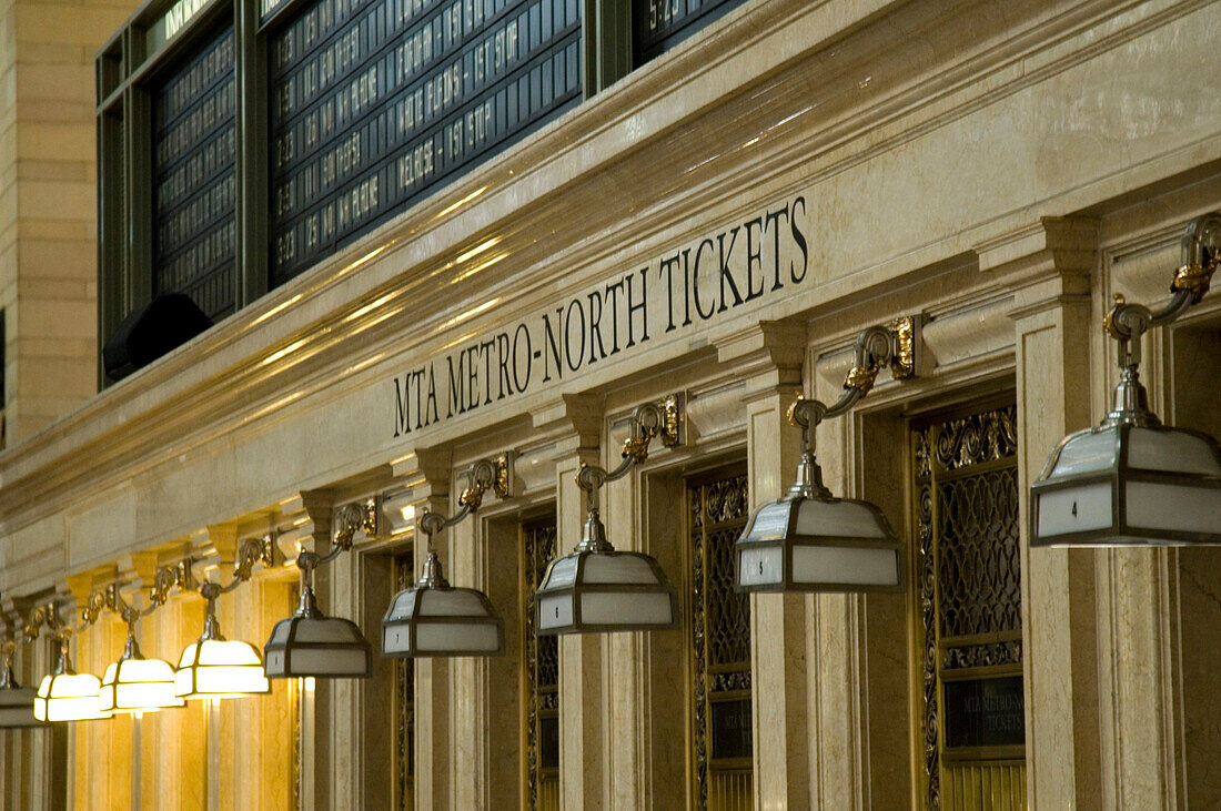 Interior view of Grand Central Station, Manhattan, New York, USA