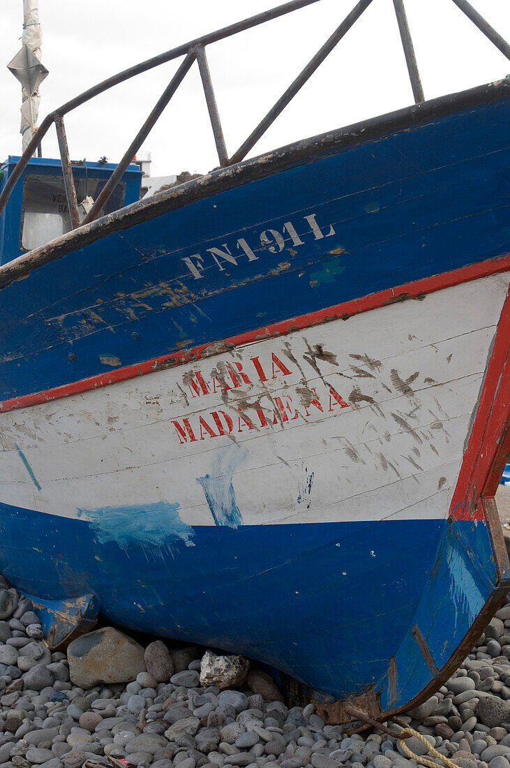 Fischerboot am Strand, Camara do Lobos, Madeira, Portugal