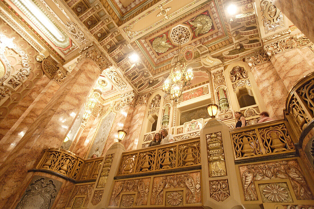 Kunstvolle Eingangshalle des orientalischen Theaters, Randolph Street, Chicago, Illinois, Amerika