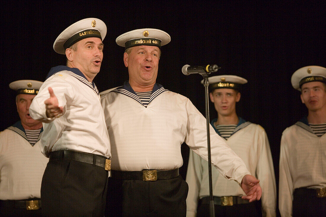 Marinechor der Baltischen Flotte, Konzert an Bord von MS Europa während einer Ostsee-Kreuzfahrt, Sankt Petersburg, Russland, Europa
