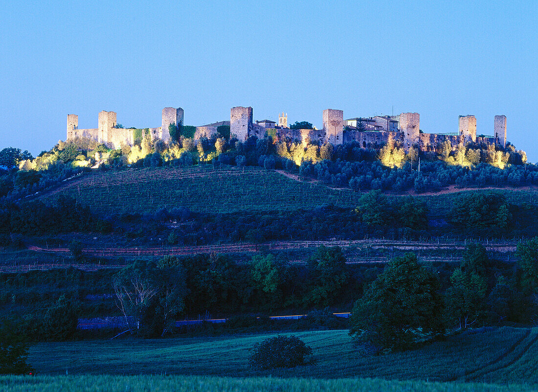 Medieval city wall, Castello di Monteriggioni, Monteriggioni, Tuscany, Italy