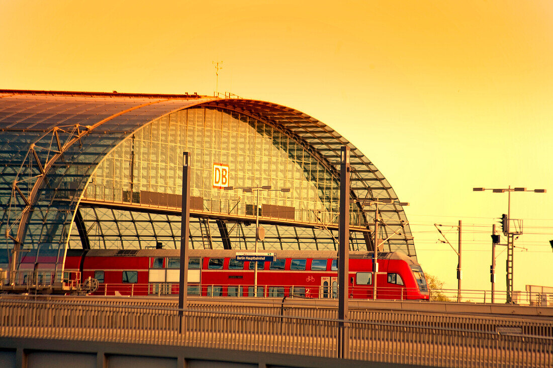 Glass roof, Hauptbahnhof, Berlin