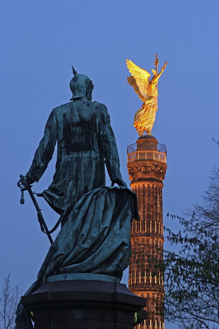Berlin, Siegessäule am grossen Stern, Tiergarten, Bismarck Statue