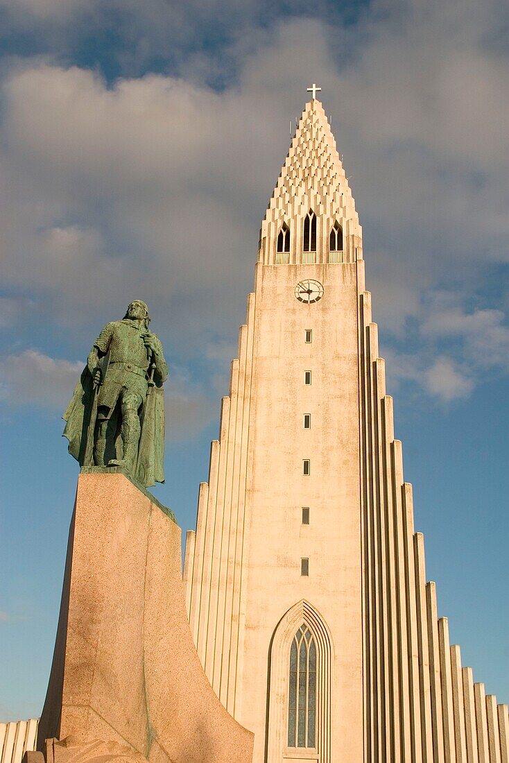 Iceland, Reykjavik, Hallgrimskirkja church, sunset