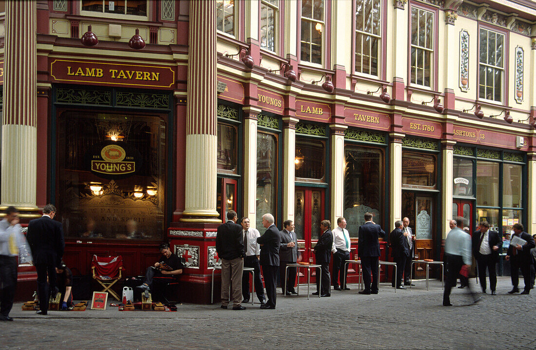 Pub im Leanhall market, London, England