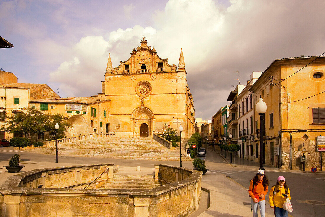 Mallorca, Felanitx Dorkirche, Schulkinder