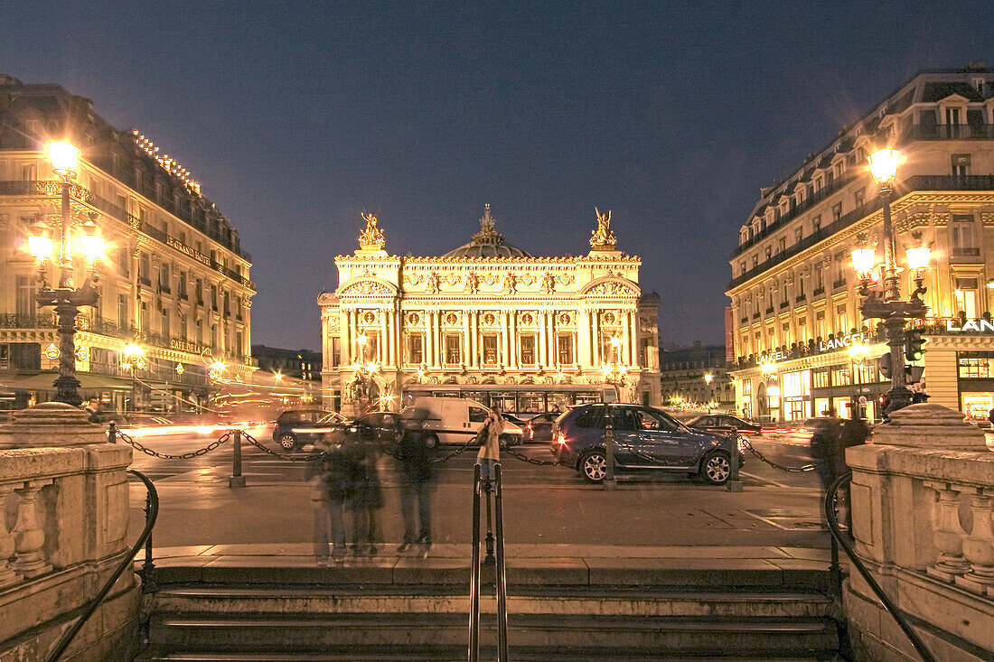 Opera Garnier bei Nacht, Paris, Frankreich