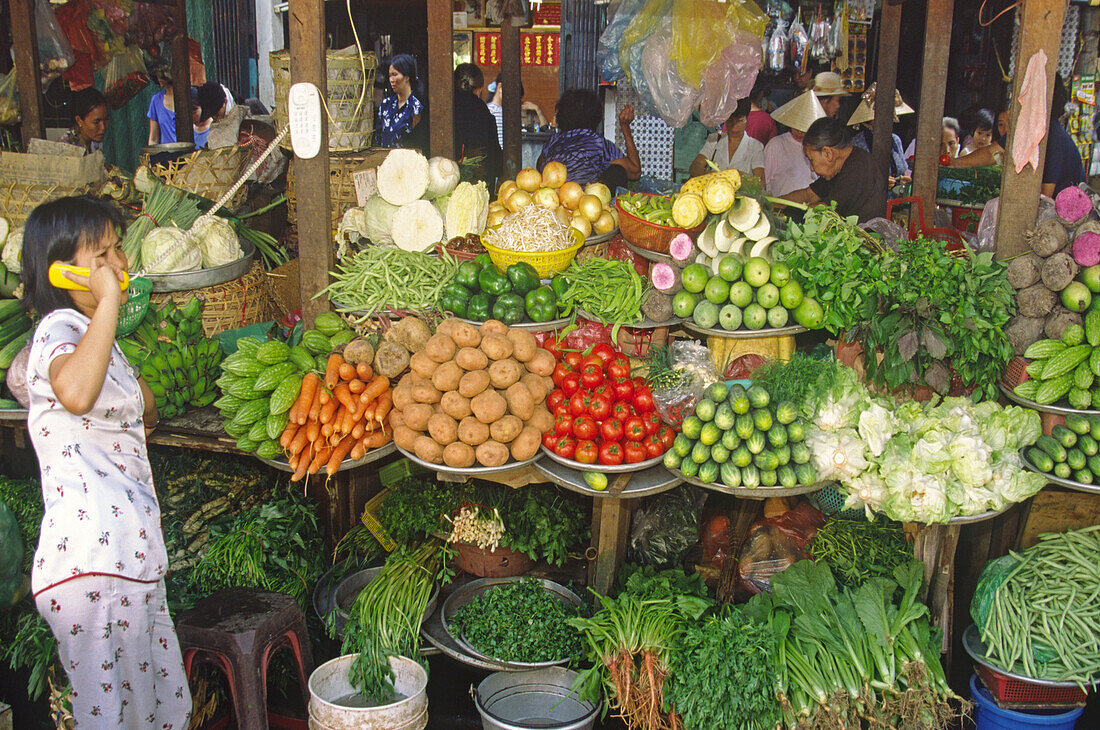 vietnam, Hanoi, Markstand mit Gemüse
