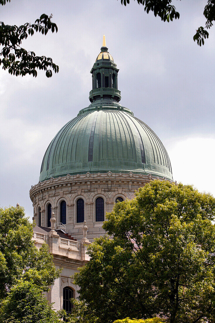 The dome of the naval academy under grey clouds, Annapolis, Maryland, USA