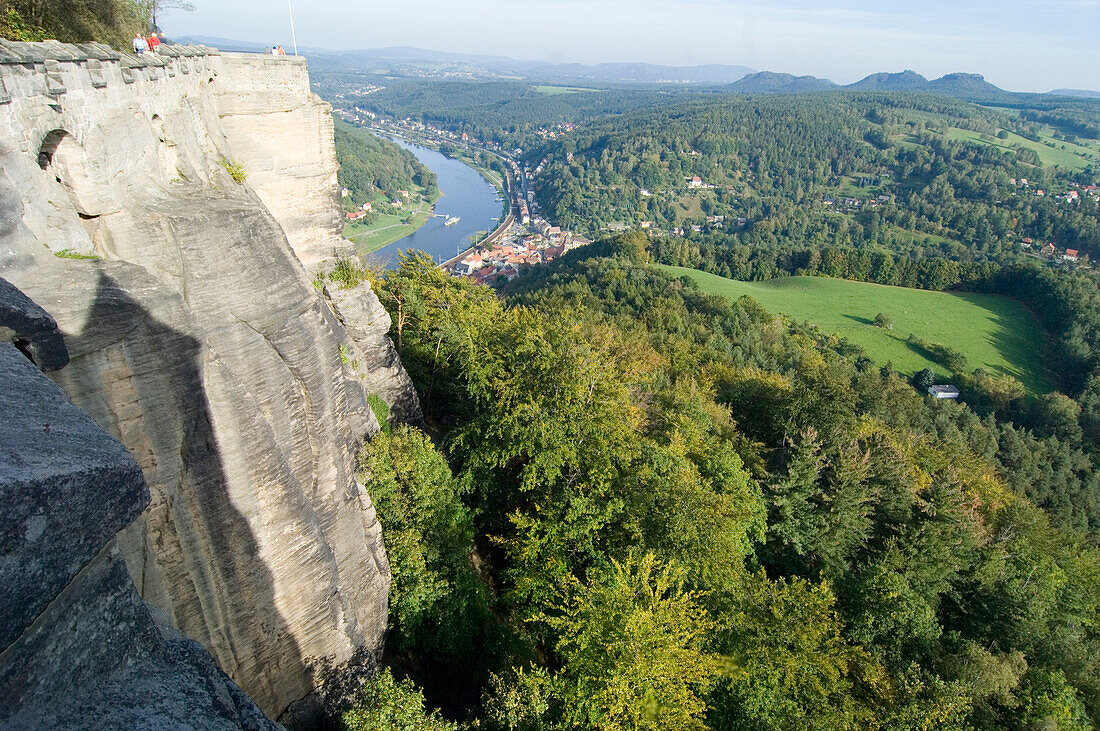 Deutschland, Sachsen, Burg, Königsstein, Elbe, Fluss, Felsen, Baum