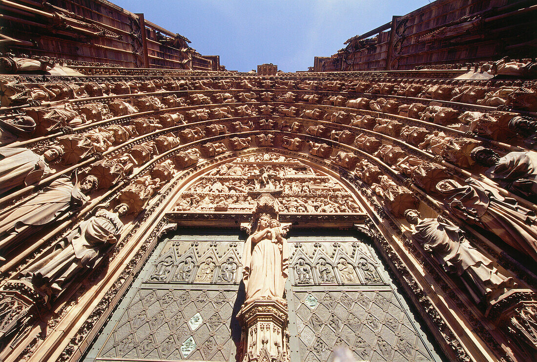 Figures at main portal of west side of cathedral, Strasbourg, Alsace, France, Europe