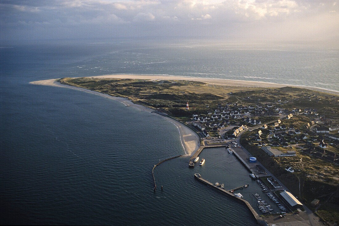 Luftbild Amrum, Nordfriesische Inseln, Strand, Dünen, Nordsee, Fähre, Hafen, Schleswig-Holstein