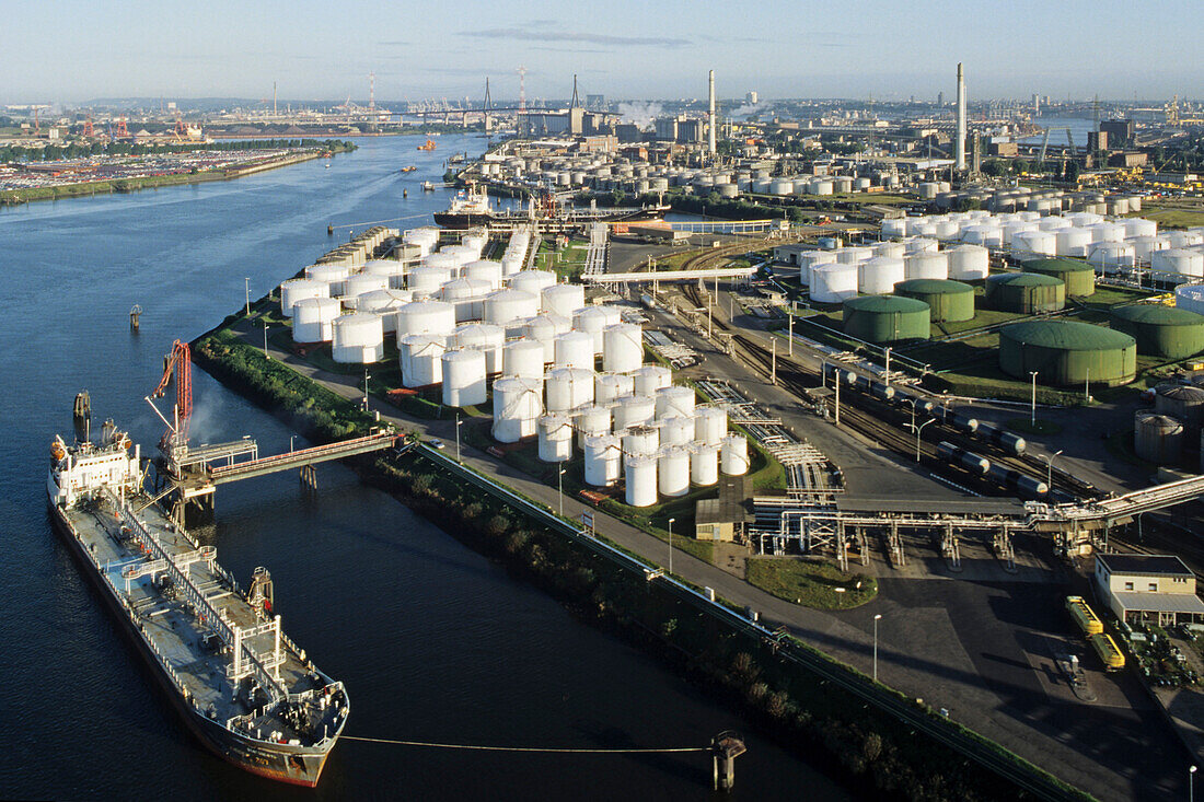 Oil-tanker at oil port, Hamburg harbor, Hamburg, Germany