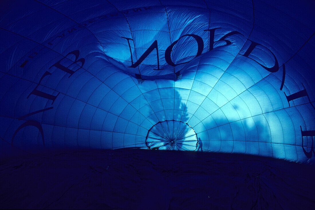 inflating hot air balloon, start on ground, Northern German State Bank, Lower Saxony