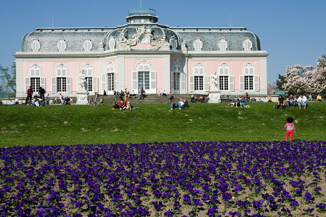 castle of Benrath, world heritage of UNESCO, sightseeing spot, local recreation area, Düsseldorf, state capital of NRW, North-Rhine-Westphalia, Germany