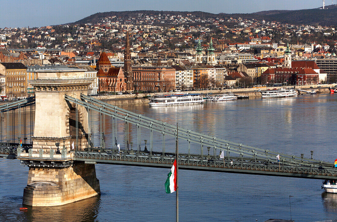 Die Kettenbrücke und der Donau, Stadtansicht, Budapest, Ungarn