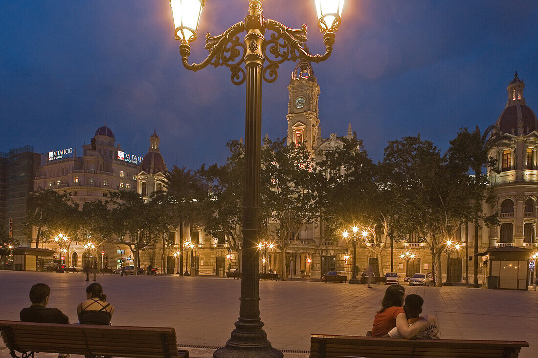 Laterne, Rathaus Platz Valencia, Jugendstil Gebaude