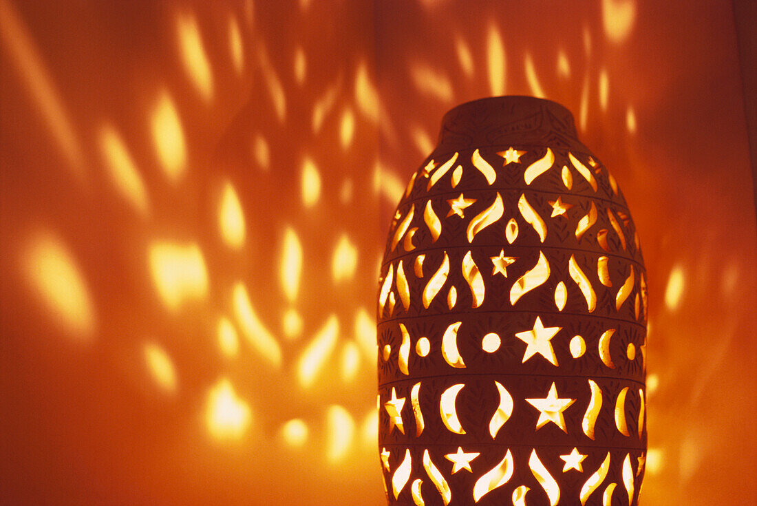 Nahaufnahme von einer Laterne, Nachtlampen, Riad Kaiss, Marrakesh, Marokko, Afrika
