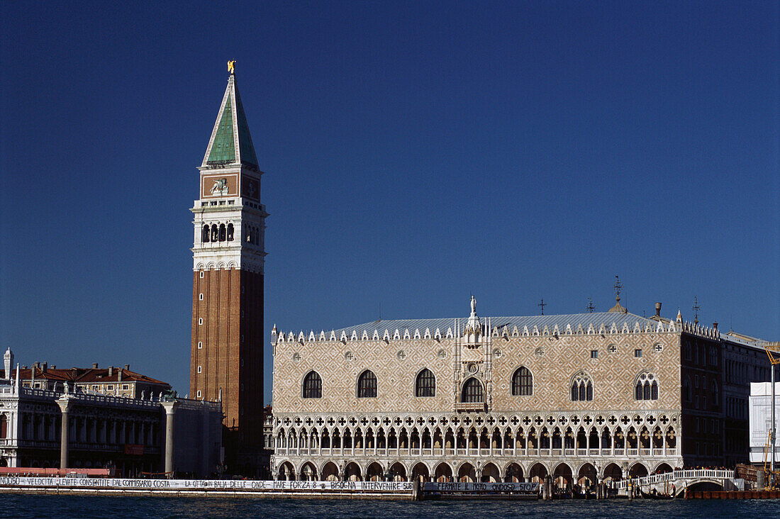 Markusplatz und Dogenpalast, Venedig, Italien