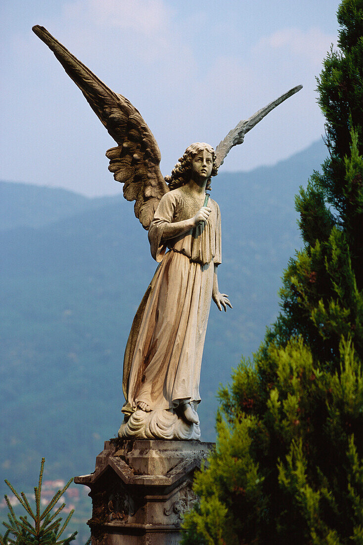 Engel Skulptur bei Morcore, Luganer See, Tessin, Schweiz
