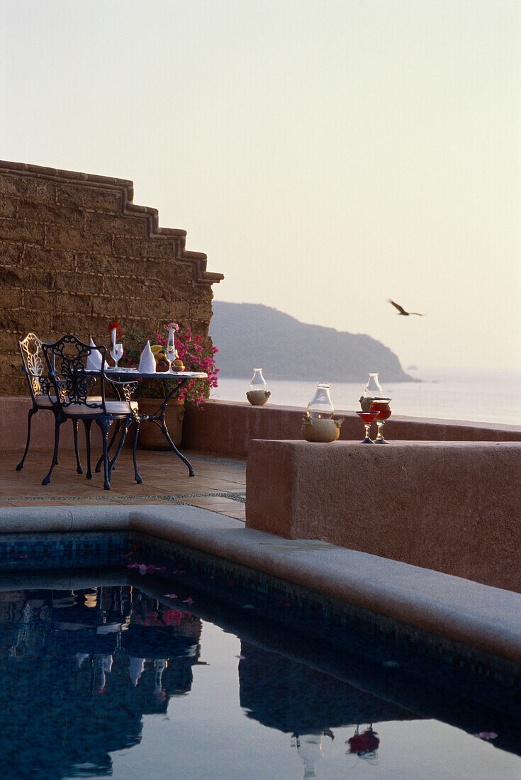 Suite with romantic dinner for two, Small Luxury Hotel, La Casa que canta Zihuatanejo, Guerrero, Mexico, America