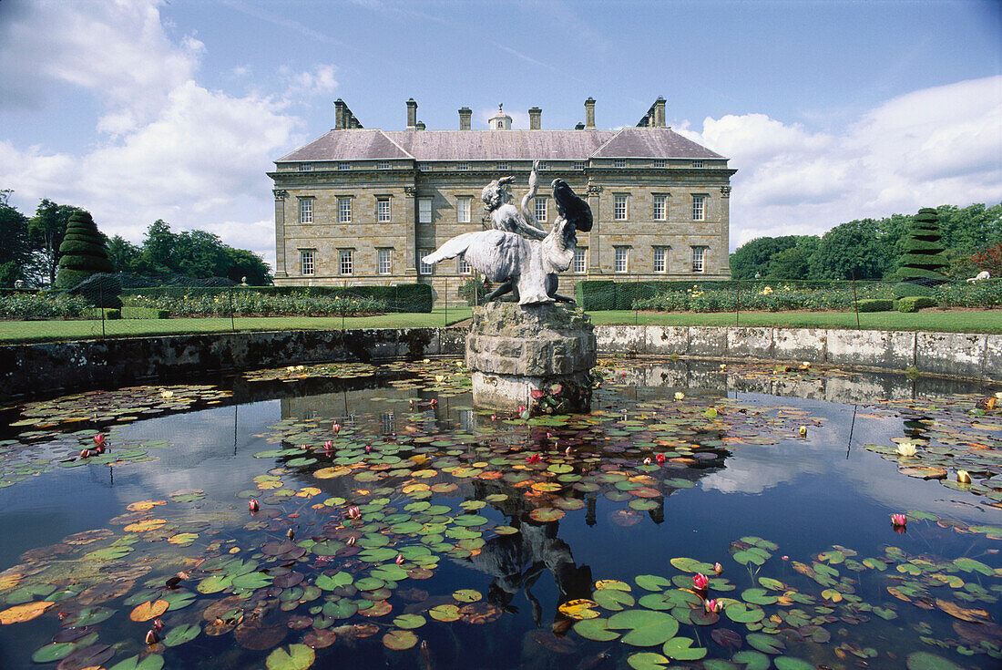 View of Kinross House and formal gardens, Kinross, Tayside, Perth and Kinross, Scotland