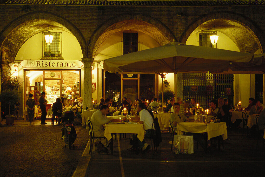 Restaurante Grifone, Piazza delle Erbe, Mantova, Lombardy, Italy