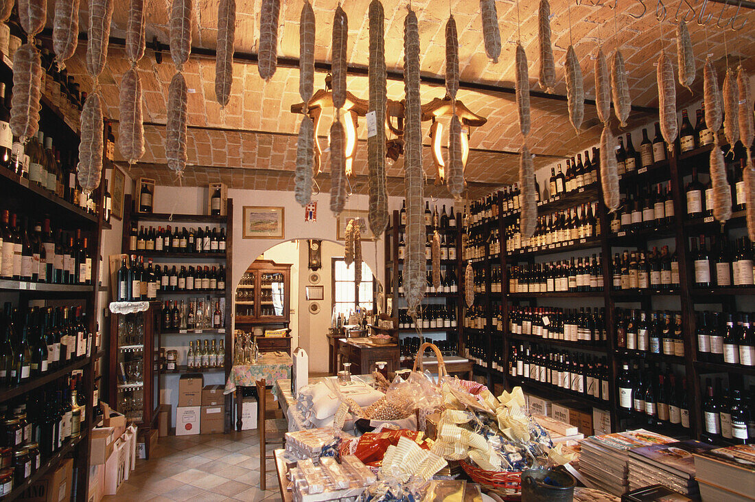 Shop La Contea in Neive, Piedmont, Italy