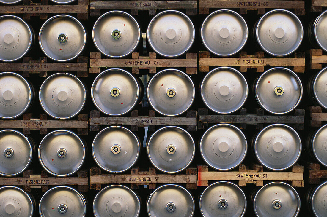 Bierfässer, Brauerei Spaten, München, Deutschland