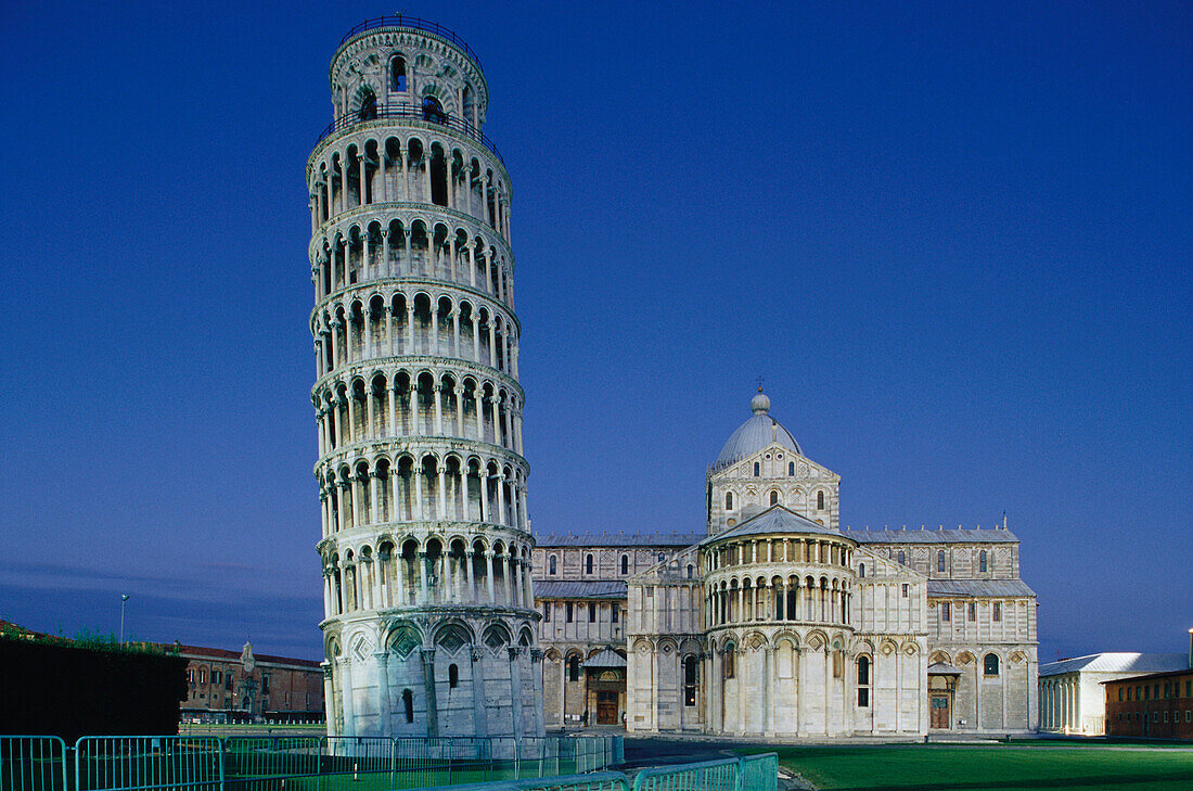 leaning Tower and Dome, Piazza dei Miracoli, Pisa, Tuscany, Italy