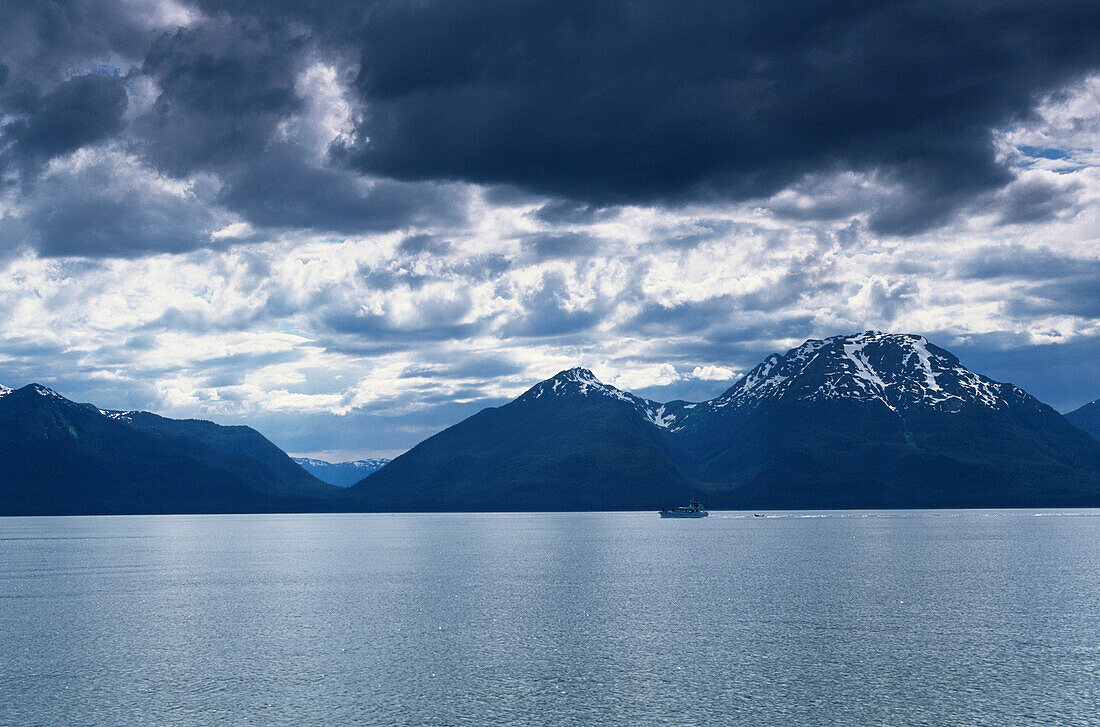 Inside Passage, ein Seeweg vor der Küste Alaskas, Gebirge, Südost Alaska, USA