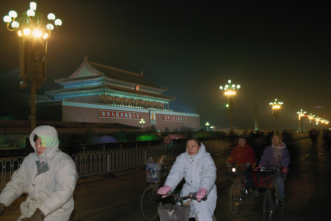 Kaiserpalast bei Nacht, Verbotene Stadt, Tor des himmlischen Friedens, Peking, China