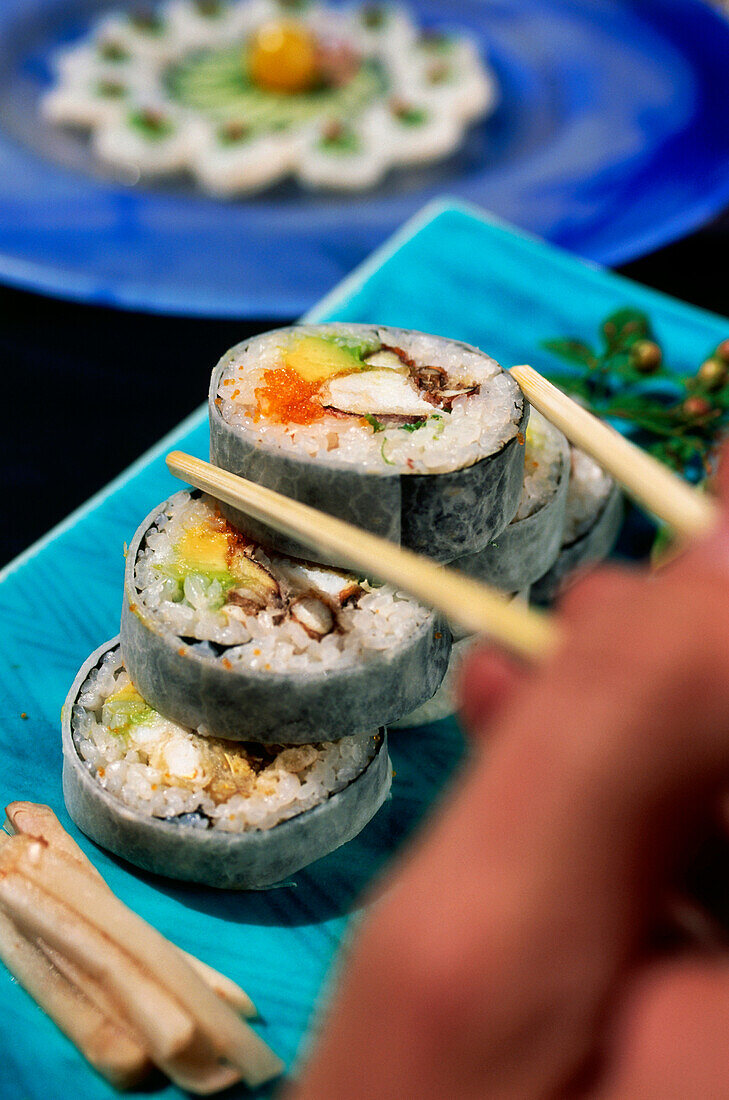 Sushi Futo Maki mit Kaviar und Krebs, Restaurant Matsuhisa, Beverly Hills, Los Angeles, Kalifornien, USA