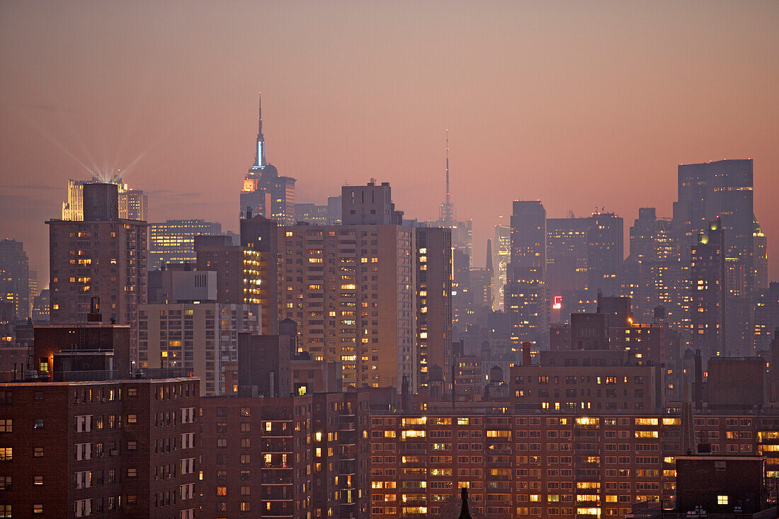 Sonnenuntergang in midtown Manhattan