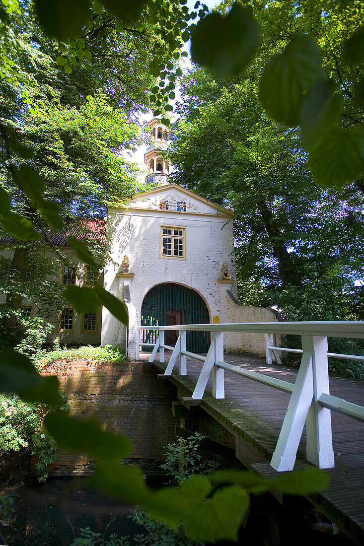 Gate Lodge, Moated Castle, Dornum, East Frisia, North Sea, Lower Saxony, Germany