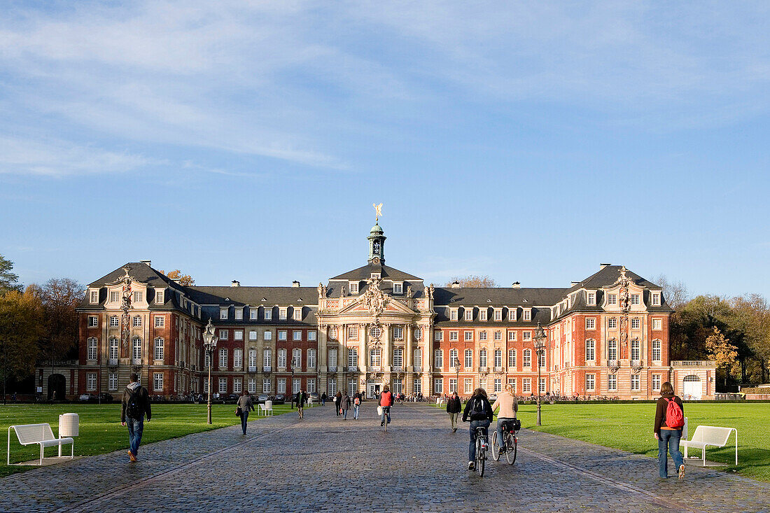 Schloss, Schlossplatz, Universität, Münster, Münsterland, Nordrhein-Westfalen, Deutschland